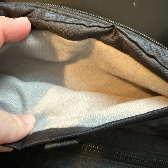 LUG “camper” medium crossbody/shoulder bag. Like new condition, shows no wear. - Picture 8 of 9